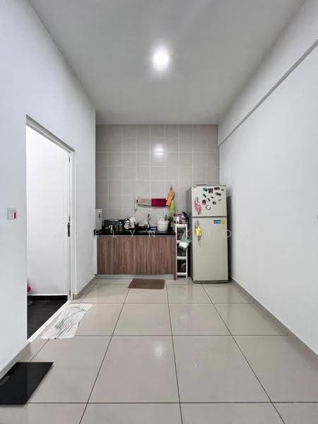 Condominium for Sale at Solaria Residences - Joelyn Khoo - Kitchen - PropertyGuru.com.my