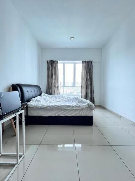 Condominium for Sale at Solaria Residences - Joelyn Khoo - Bedroom - PropertyGuru.com.my