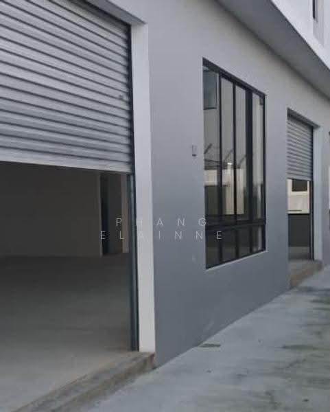 Shop for Rent in Austin Crest (Johor Bahru) - Phang Elainne - Exterior - PropertyGuru.com.my