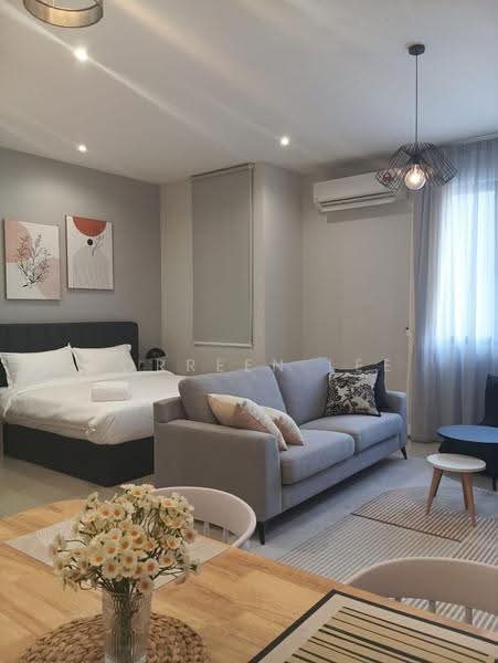 Kediaman Servis untuk Dijual di Iconic Regency - Correen Lee - Living Room - PropertyGuru.com.my