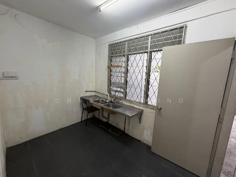 Rumah Teres 2-Tingkat untuk Dijual di Taman Johor Jaya (Johor Bahru) - Johnson Chong - Kitchen - PropertyGuru.com.my