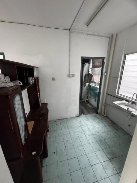 Apartment for Rent at Rista Villa Apartment - Loh KC - Kitchen - PropertyGuru.com.my