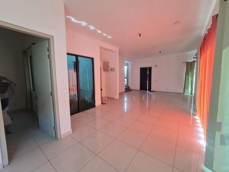 Semi-Detached House for Sale in Telok Panglima Garang (Selangor) - Selina Lee - Living Room - PropertyGuru.com.my