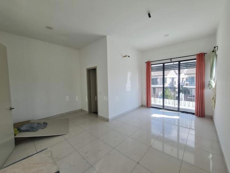 Semi-Detached House for Sale in Telok Panglima Garang (Selangor) - Selina Lee - Living Room - PropertyGuru.com.my