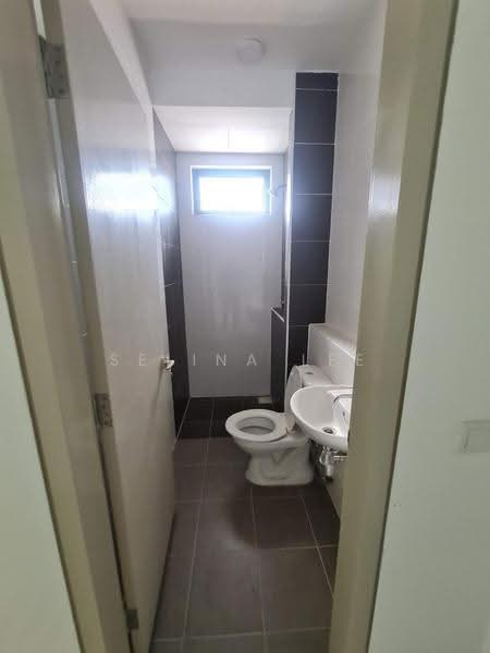 Semi-Detached House for Sale in Telok Panglima Garang (Selangor) - Selina Lee - Bathroom - PropertyGuru.com.my