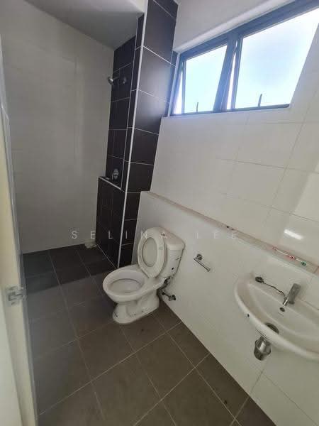 Semi-Detached House for Sale in Telok Panglima Garang (Selangor) - Selina Lee - Bathroom - PropertyGuru.com.my