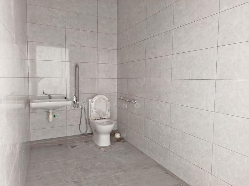 Detached Factory for Rent in Bukit Minyak (Penang) - Poh Ling Lim - Bathroom - PropertyGuru.com.my