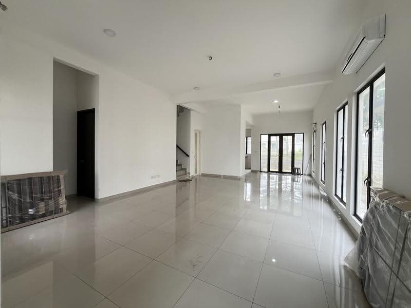 Rumah Berkembar untuk Disewa di Taman Sutera (Kajang) - Kris Tan - Living Room - PropertyGuru.com.my