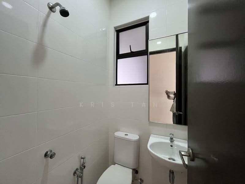 Rumah Berkembar untuk Disewa di Taman Sutera (Kajang) - Kris Tan - Bathroom - PropertyGuru.com.my