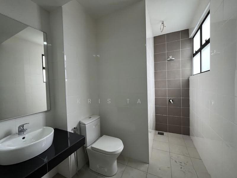 Rumah Berkembar untuk Disewa di Taman Sutera (Kajang) - Kris Tan - Bathroom - PropertyGuru.com.my