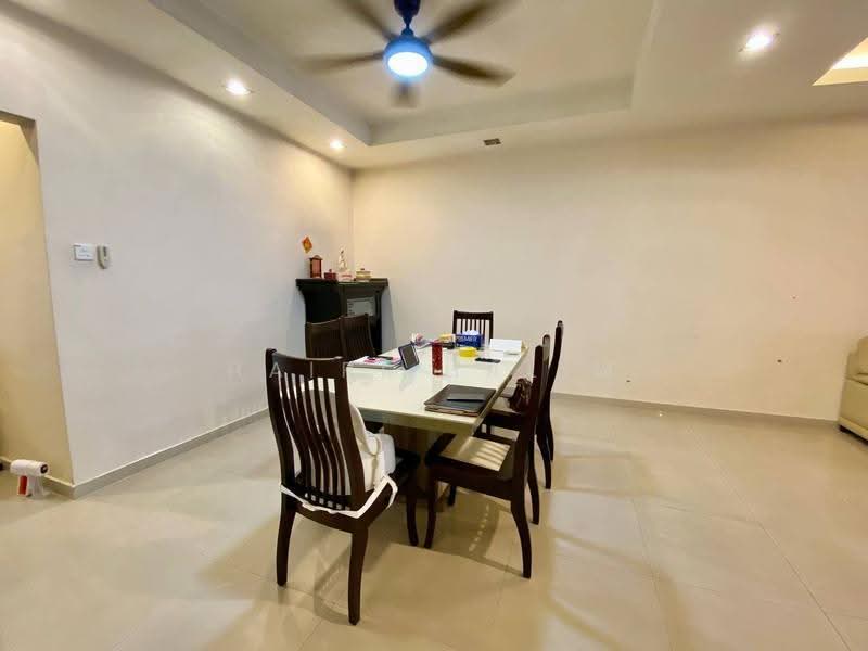Rumah Teres 2-Tingkat untuk Dijual di Denai Alam (Shah Alam) - Hairi Halim - Dining Room - PropertyGuru.com.my