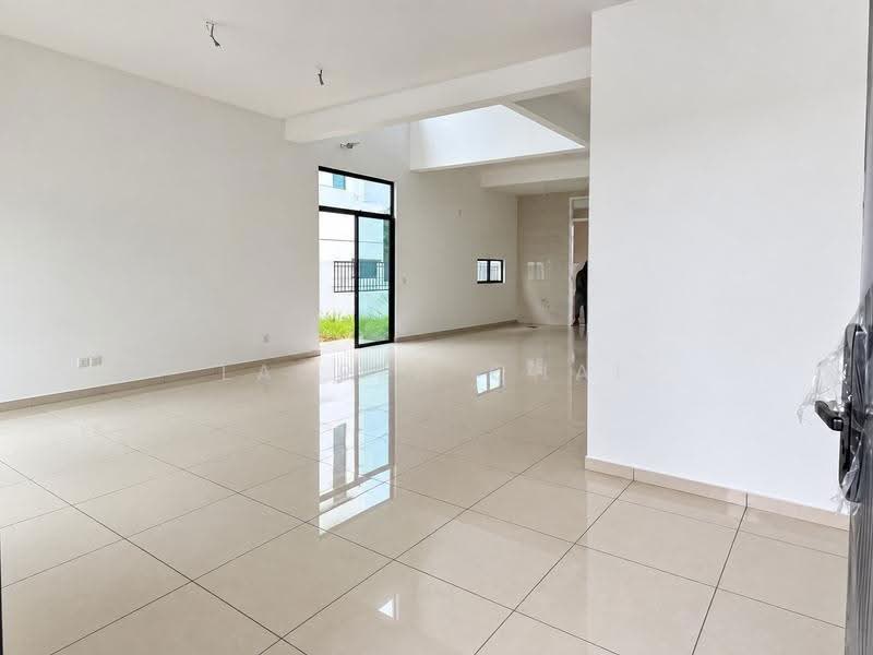 Rumah Berkembar untuk Dijual di Setia Eco Gardens (Gelang Patah) - Lauren Chai - PropertyGuru.com.my