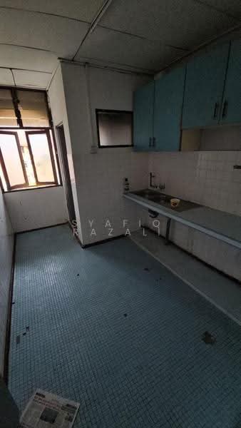 Rumah Flat untuk Disewa di Flat PKNS Seksyen 8 - Syafiq Razali - Kitchen - PropertyGuru.com.my