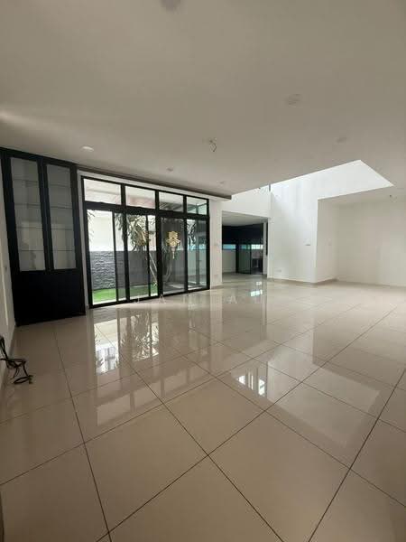 Rumah Berkembar untuk Dijual di Taman Gaya (Ulu Tiram) - JAN AU - Living Room - PropertyGuru.com.my