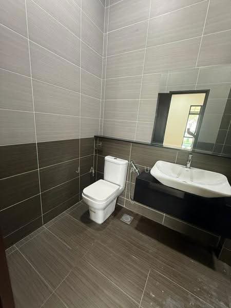 Rumah Berkembar untuk Dijual di Taman Gaya (Ulu Tiram) - JAN AU - Bathroom - PropertyGuru.com.my