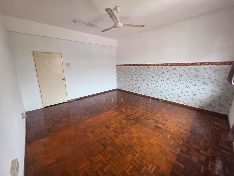 2-storey Terraced House for Rent in Bandar Mahkota Cheras (Cheras) - Ee Tsin Lim - Master bedroom - PropertyGuru.com.my