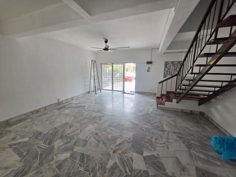2-storey Terraced House for Rent in Bandar Mahkota Cheras (Cheras) - Ee Tsin Lim - Living Room - PropertyGuru.com.my