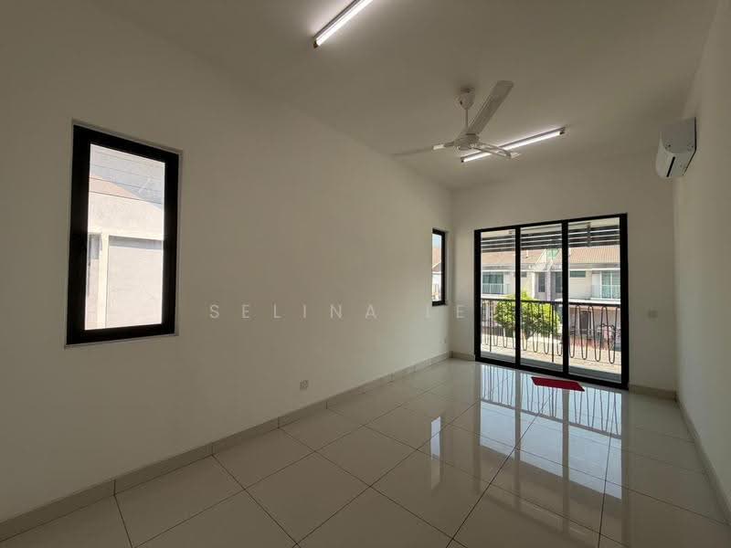 Semi-Detached House for Sale in Telok Panglima Garang (Selangor) - Selina Lee - Living Room - PropertyGuru.com.my