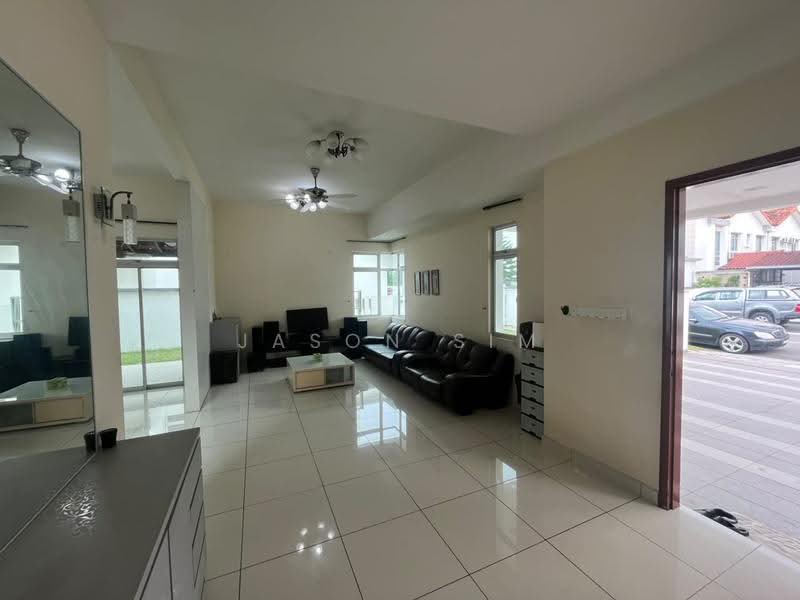 Link Bungalow for Sale in Taman Gaya (Ulu Tiram) - Jason Sim - Living Room - PropertyGuru.com.my