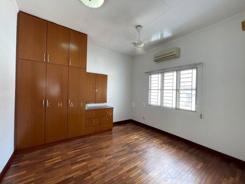 Semi-Detached House for Sale in Usj 3a (Subang Jaya) - Khairul Syafiq - Bedroom - PropertyGuru.com.my