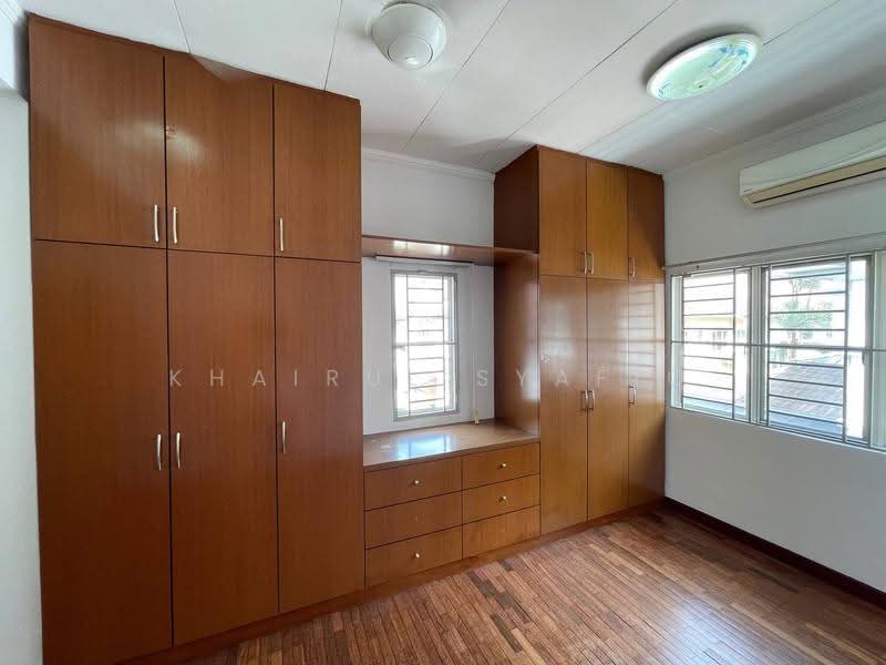 Semi-Detached House for Sale in Usj 3a (Subang Jaya) - Khairul Syafiq - Bedroom - PropertyGuru.com.my