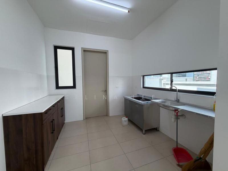 Semi-Detached House for Rent in Telok Panglima Garang (Selangor) - Selina Lee - Kitchen - PropertyGuru.com.my