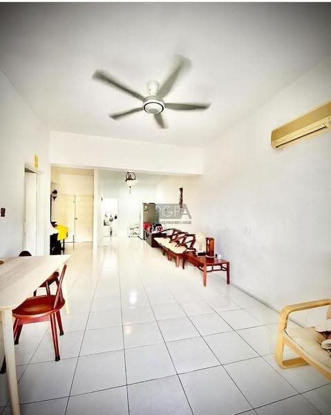 Kondominium untuk Dijual di Desa Bukit Jambul - Freddy Tan - Living Room - PropertyGuru.com.my