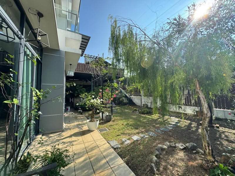 Semi-Detached House for Sale in Taman Equine (Seri Kembangan) - Ahmad Farhi - Exterior - PropertyGuru.com.my