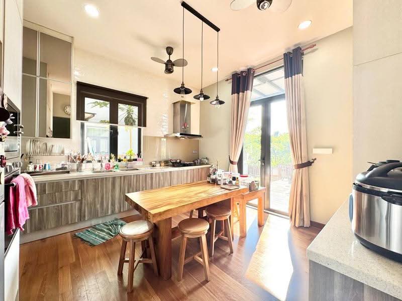 Semi-Detached House for Sale in Taman Equine (Seri Kembangan) - Ahmad Farhi - Kitchen - PropertyGuru.com.my