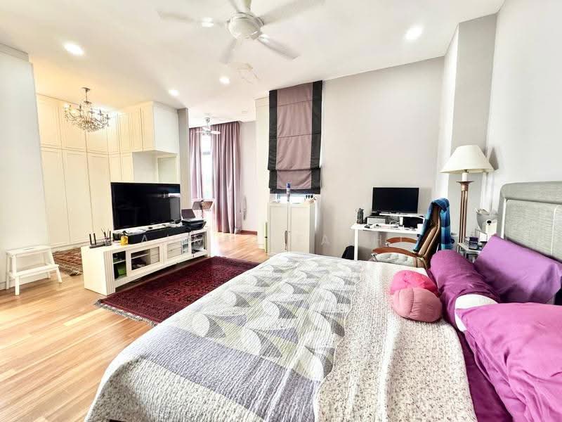 Semi-Detached House for Sale in Taman Equine (Seri Kembangan) - Ahmad Farhi - Bedroom - PropertyGuru.com.my
