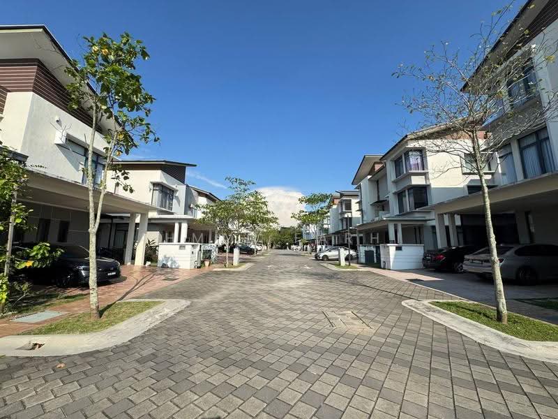 Semi-Detached House for Sale in Taman Equine (Seri Kembangan) - Ahmad Farhi - Exterior - PropertyGuru.com.my