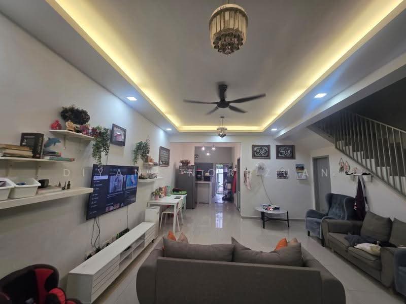 2-storey Terraced House for Sale in Sepang (Selangor) - Diyana Norrzuan - Living Room - PropertyGuru.com.my