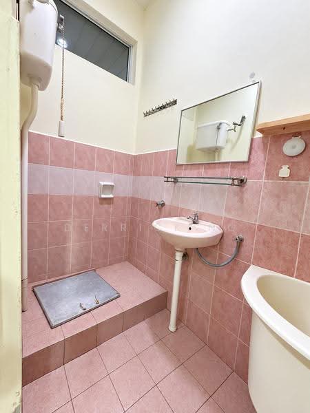 Rumah Berkembar untuk Disewa di Taman Seruling (Sungai Petani) - Derrick Ng - Bathroom - PropertyGuru.com.my