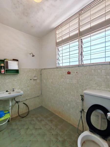 Rumah Teres 2-Tingkat untuk Dijual di Jelutong (Penang) - Chris Teoh - Bathroom - PropertyGuru.com.my