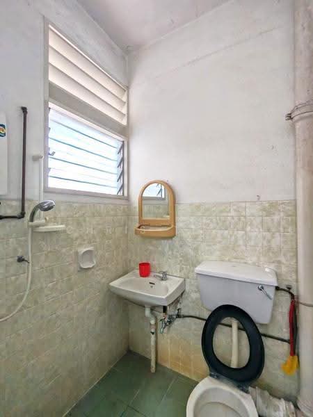 Rumah Teres 2-Tingkat untuk Dijual di Jelutong (Penang) - Chris Teoh - Bathroom - PropertyGuru.com.my