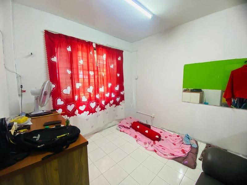 Rumah Flat untuk Dijual di Bandar Teknologi Kajang Flat - Tobey G - Bedroom - PropertyGuru.com.my