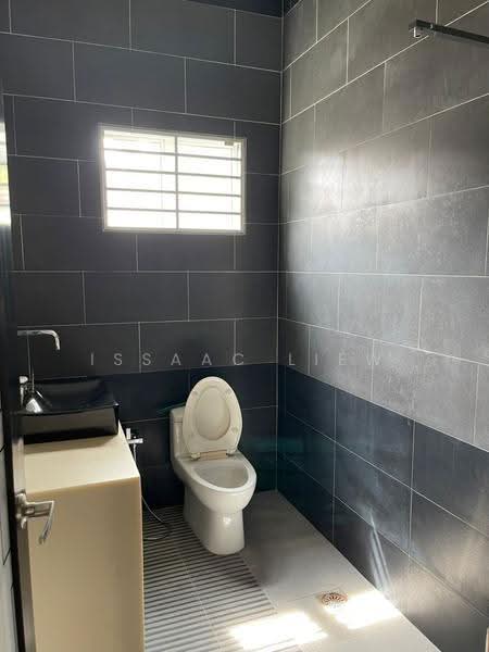 Bungalow House for Sale in Kajang (Selangor) - Issaac Liew - Bathroom - PropertyGuru.com.my