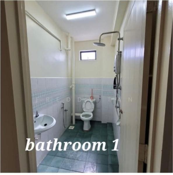 Pangsapuri untuk Dijual di Golf View - Freddy Tan - Bathroom - PropertyGuru.com.my