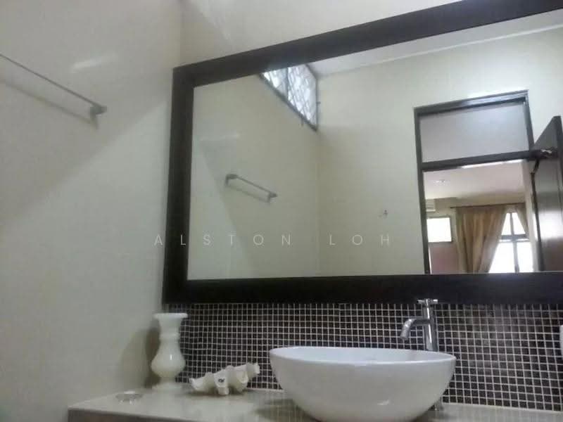 Pangsapuri untuk Dijual di Bellane Court - Alston Loh - Bathroom - PropertyGuru.com.my