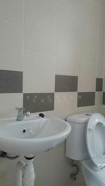 Pangsapuri untuk Dijual di Pangsapuri Seri Mutiara - Yap Chean Chong - Bathroom - PropertyGuru.com.my