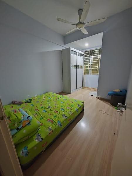 Pangsapuri untuk Dijual di I Suria - Freddy Tan - Bedroom - PropertyGuru.com.my