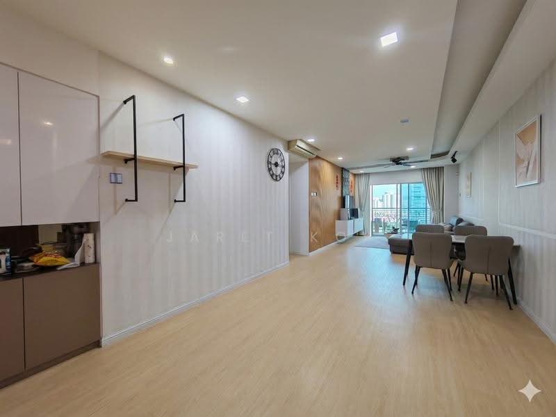 Kondominium untuk Dijual di Casa Idaman - jaret kok - Living Room - PropertyGuru.com.my