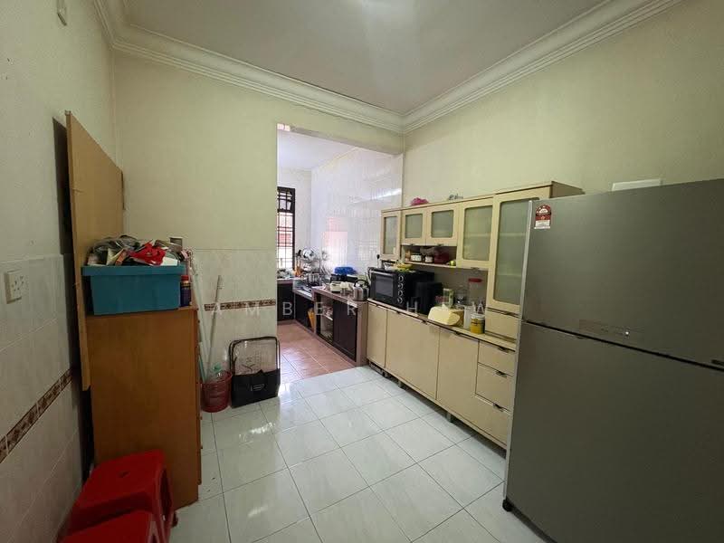 2-storey Terraced House for Sale in Bukit Indah (Iskandar Puteri (Nusajaya)) - Amber Hew - Kitchen - PropertyGuru.com.my