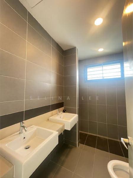 Semi-Detached House for Rent in Telok Panglima Garang (Selangor) - Selina Lee - Bathroom - PropertyGuru.com.my