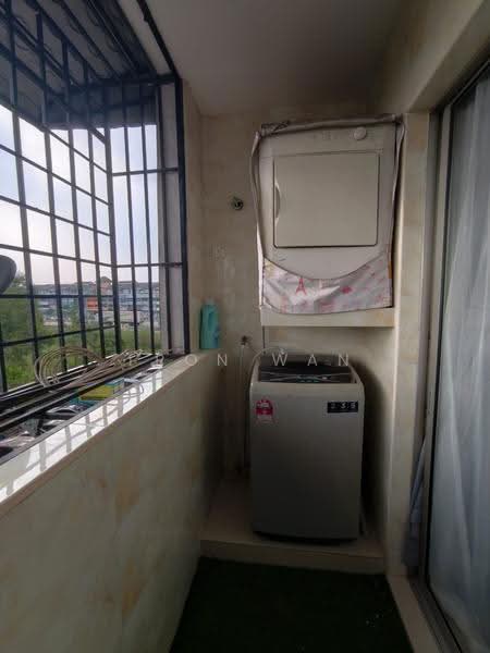 Tanah Kediaman untuk Disewa di Puchong (Selangor) - Tron Wan - Balcony - PropertyGuru.com.my