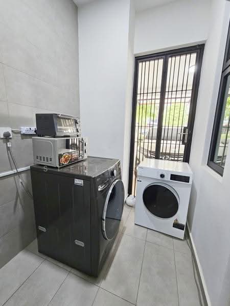 3-storey Terraced House for Sale in Senibong Cove (Masai) - Stella Chia - Interior - PropertyGuru.com.my