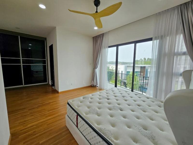 3-storey Terraced House for Sale in Senibong Cove (Masai) - Stella Chia - Bedroom - PropertyGuru.com.my