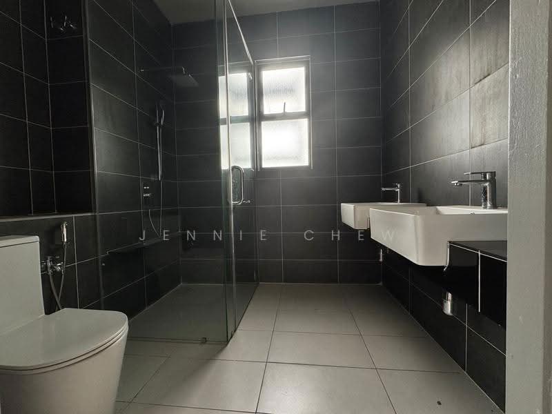 Semi-Detached House for Sale in Setia Utama (Setia Alam) - Jennie Chew - Bathroom - PropertyGuru.com.my
