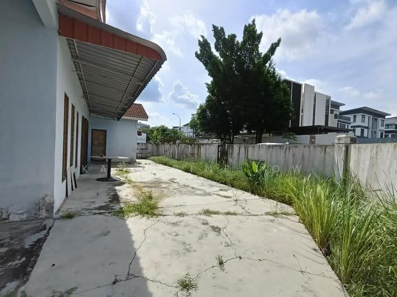1-storey Terraced House for Sale in Mutiara Rini (Skudai) - Katherine Low - Exterior - PropertyGuru.com.my