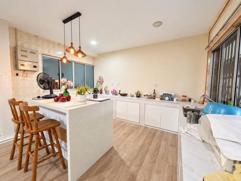 Rumah Teres 2-Tingkat untuk Dijual di Taman Kolam Air (Johor Bahru) - Gabriel Ong - Kitchen - PropertyGuru.com.my